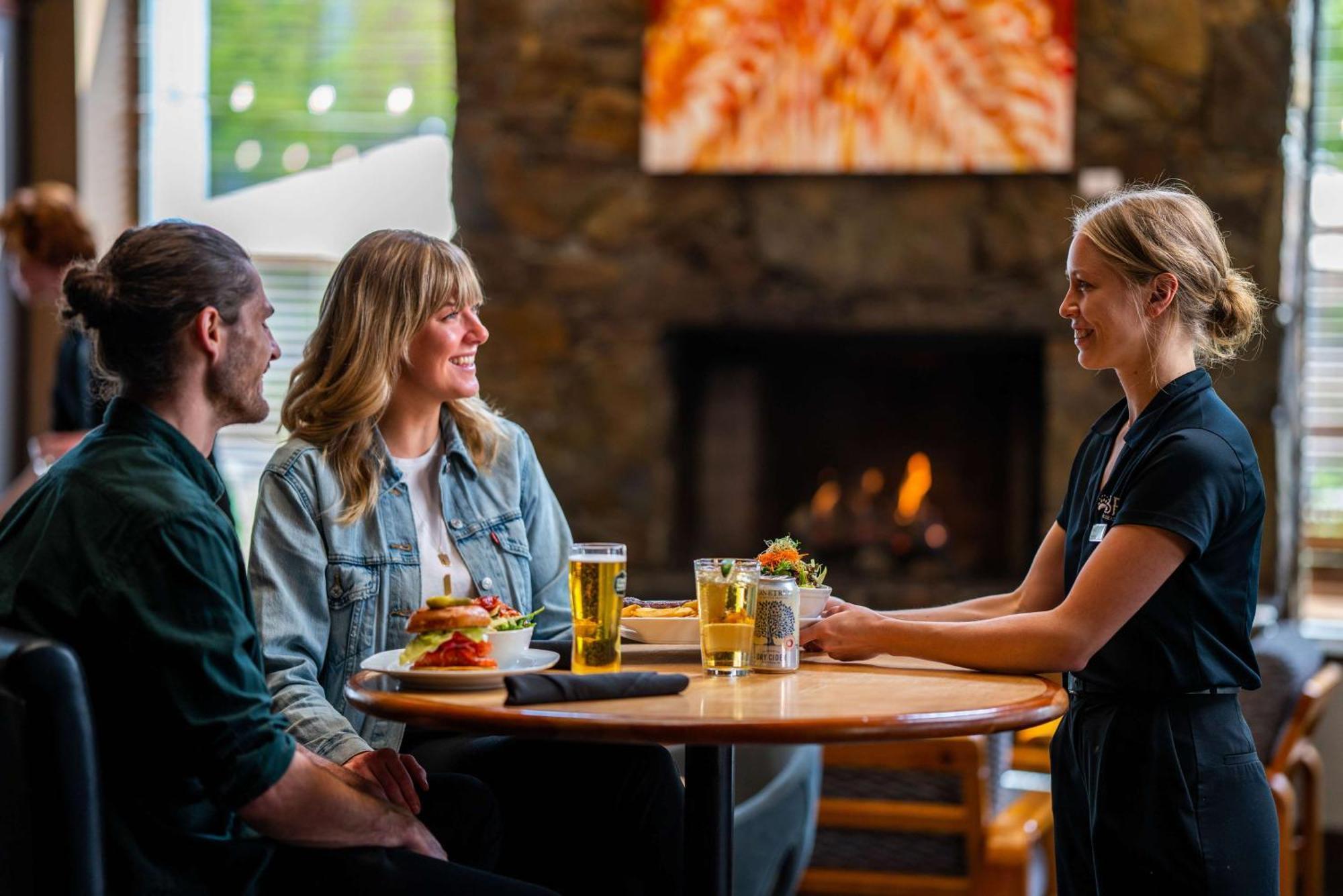 Hilton Whistler Resort & Spa Экстерьер фото