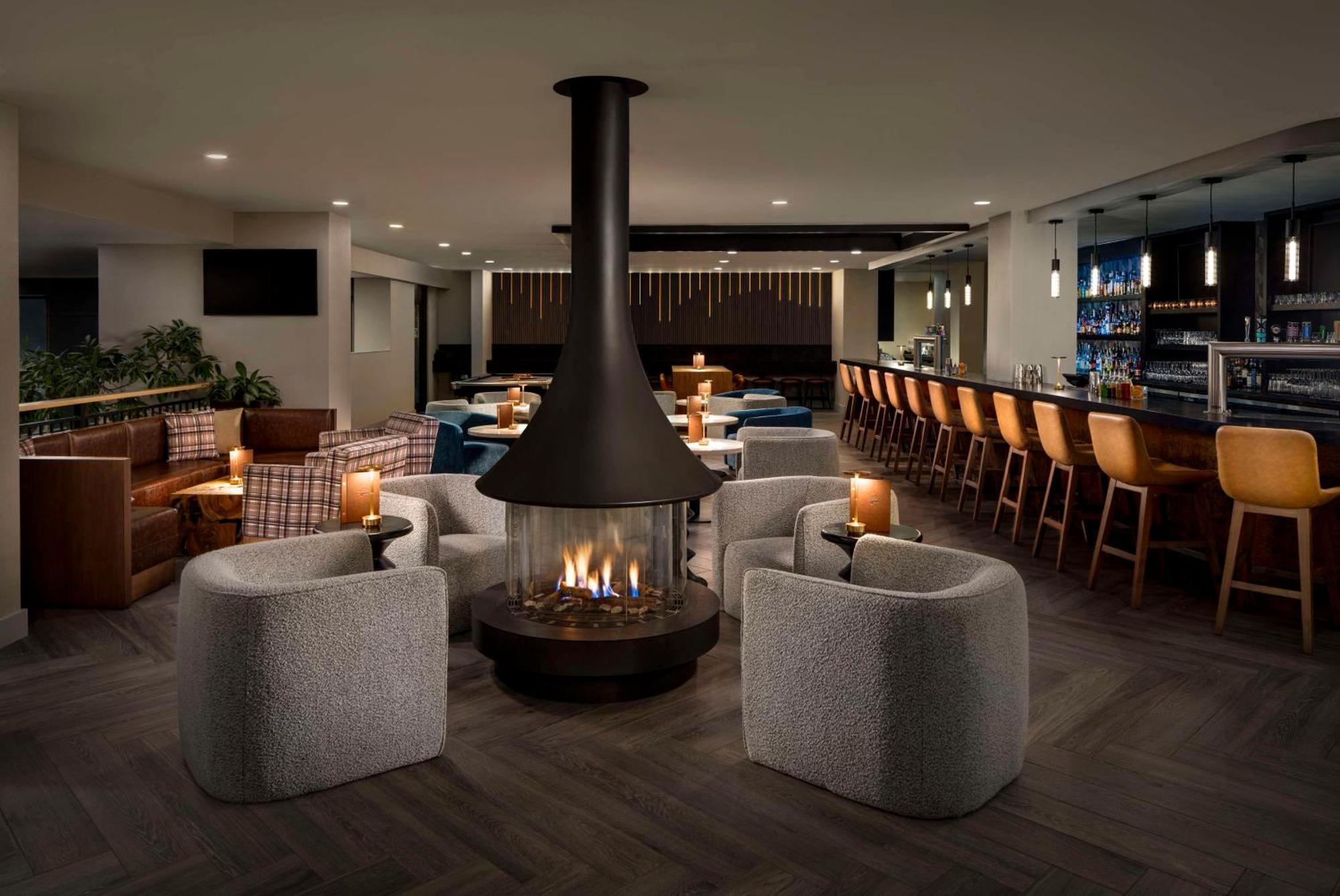 Hilton Whistler Resort & Spa Экстерьер фото