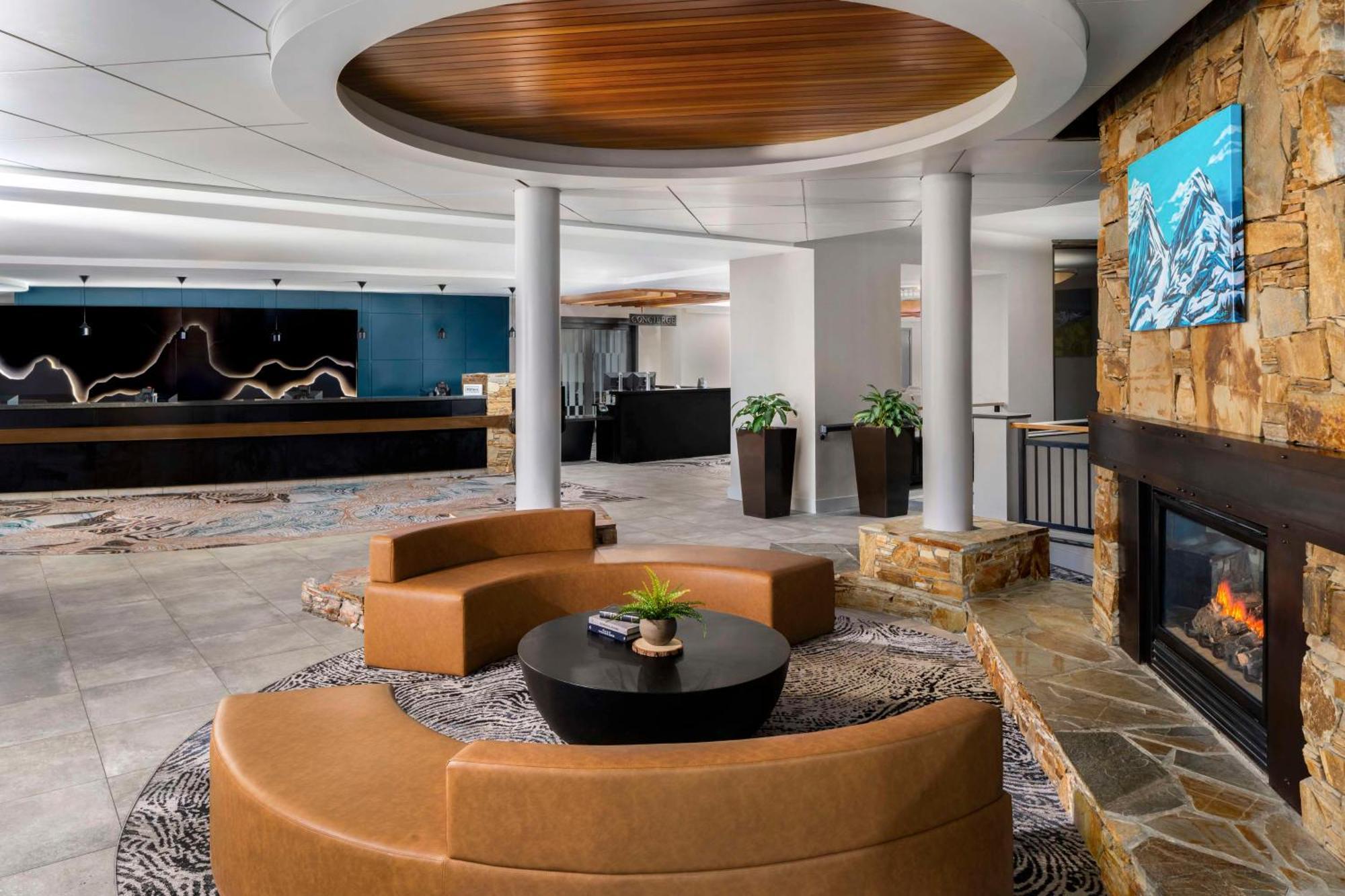Hilton Whistler Resort & Spa Экстерьер фото