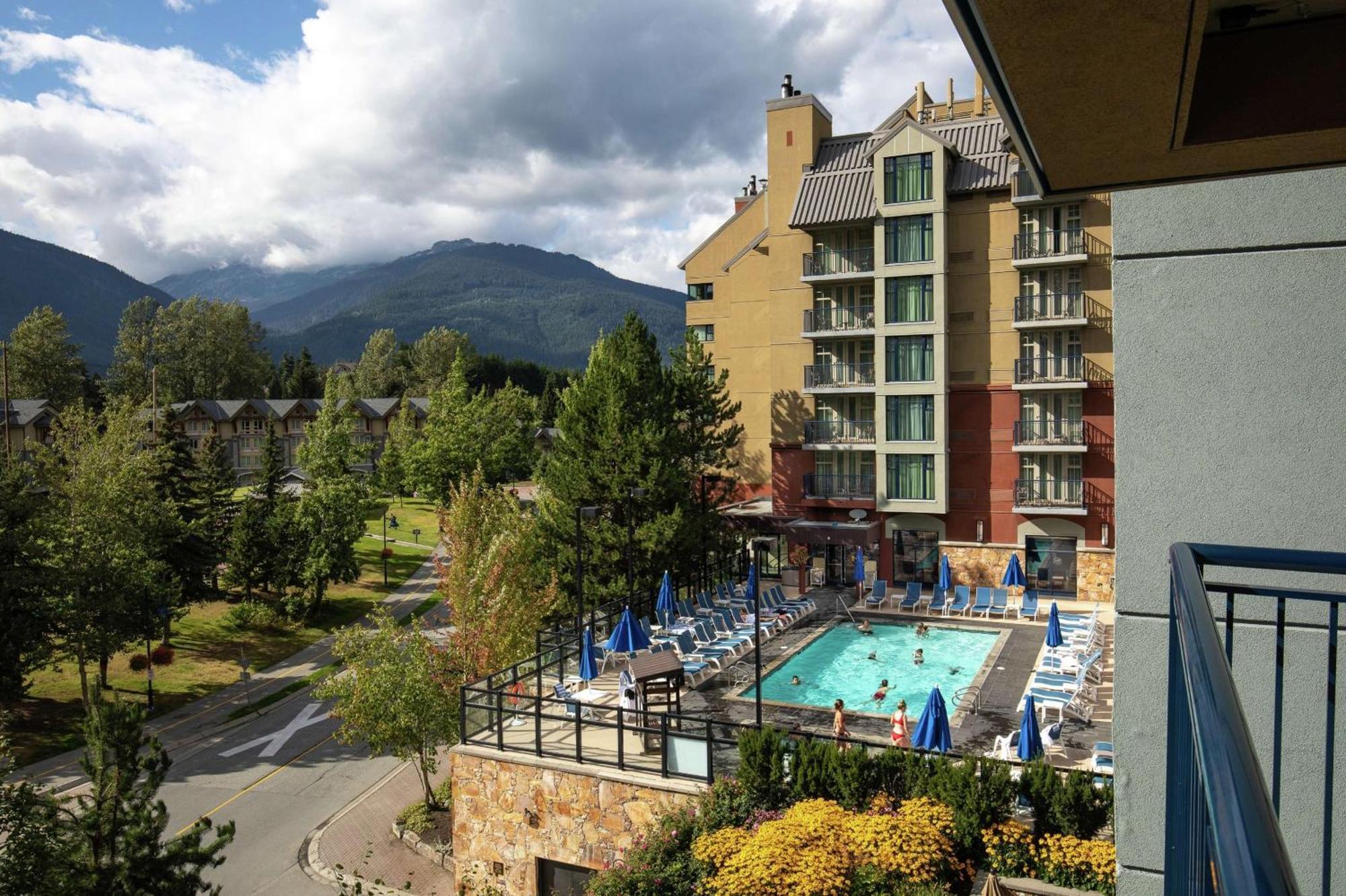 Hilton Whistler Resort & Spa Экстерьер фото
