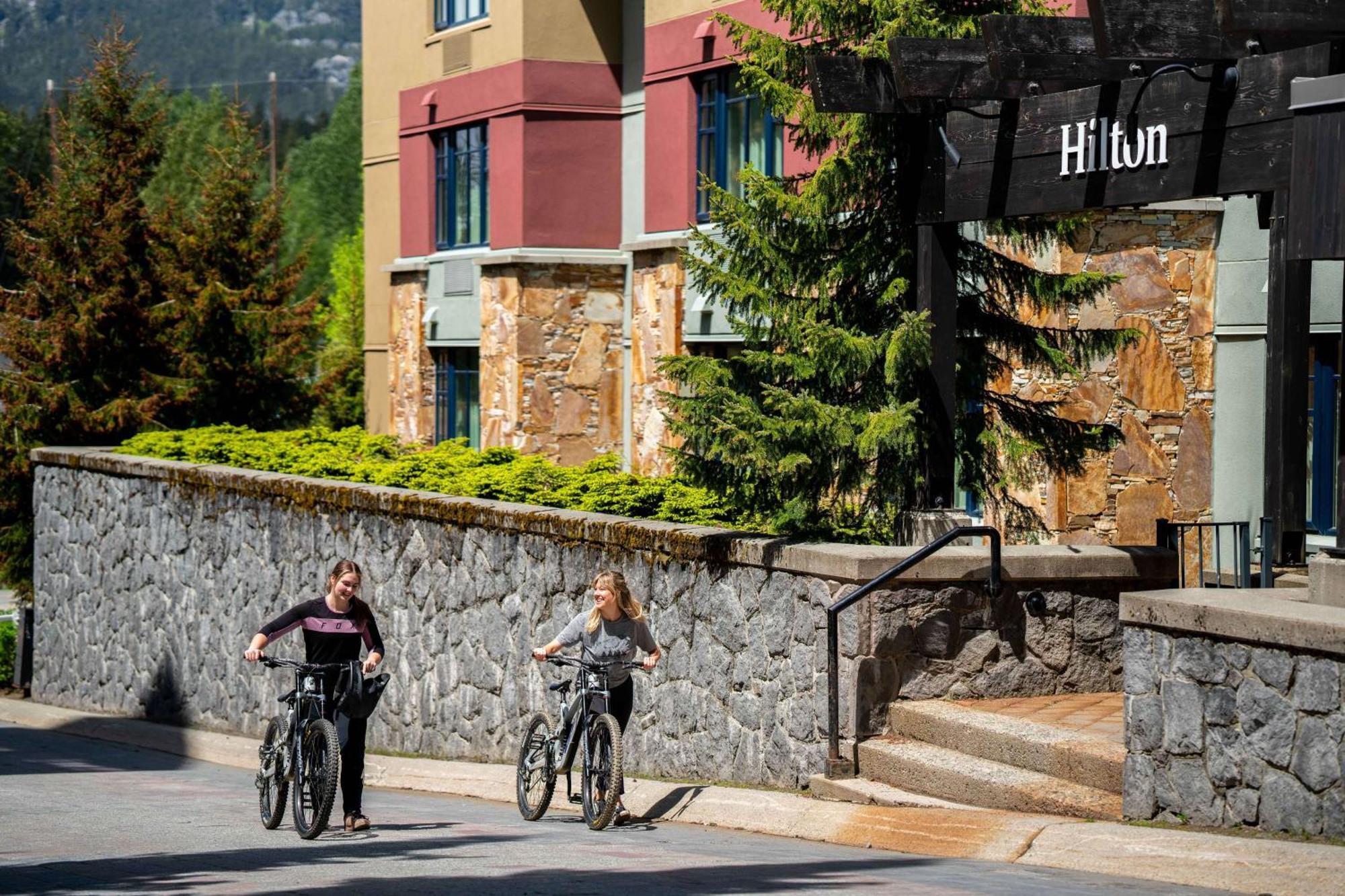 Hilton Whistler Resort & Spa Экстерьер фото