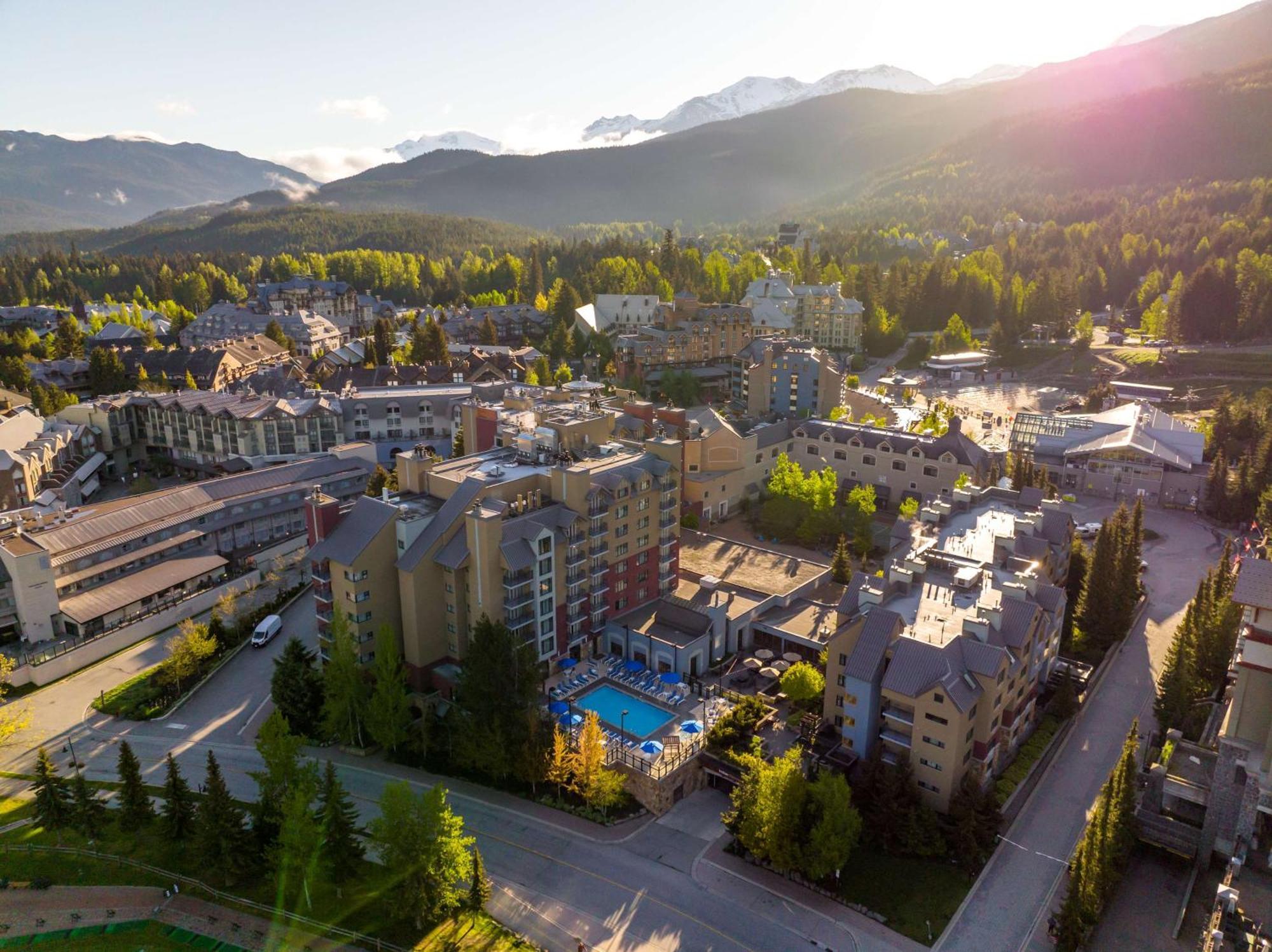 Hilton Whistler Resort & Spa Экстерьер фото