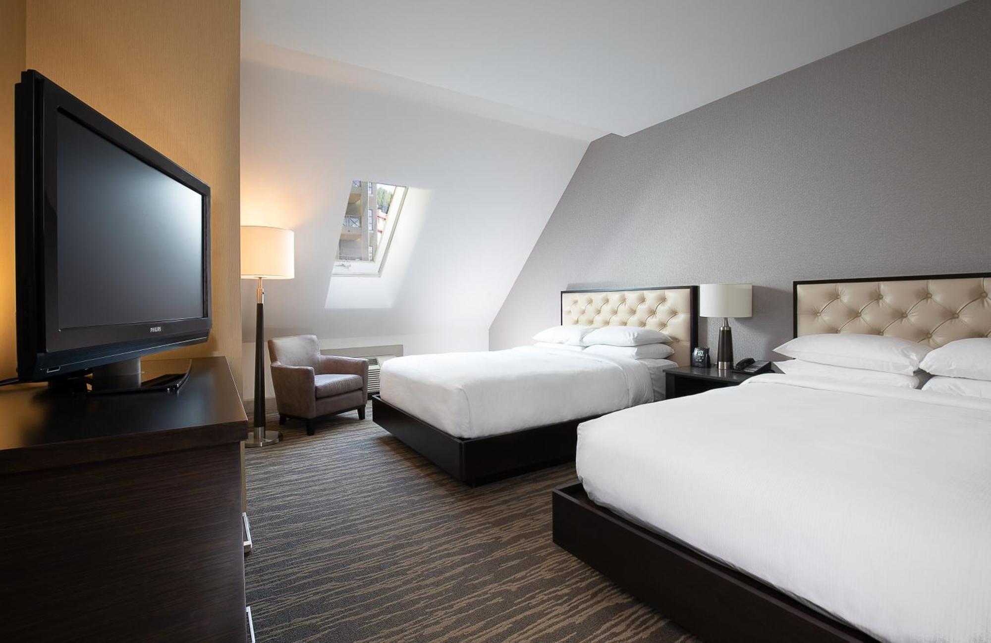 Hilton Whistler Resort & Spa Экстерьер фото
